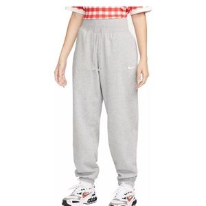 Nike women’s Phoenix fleece